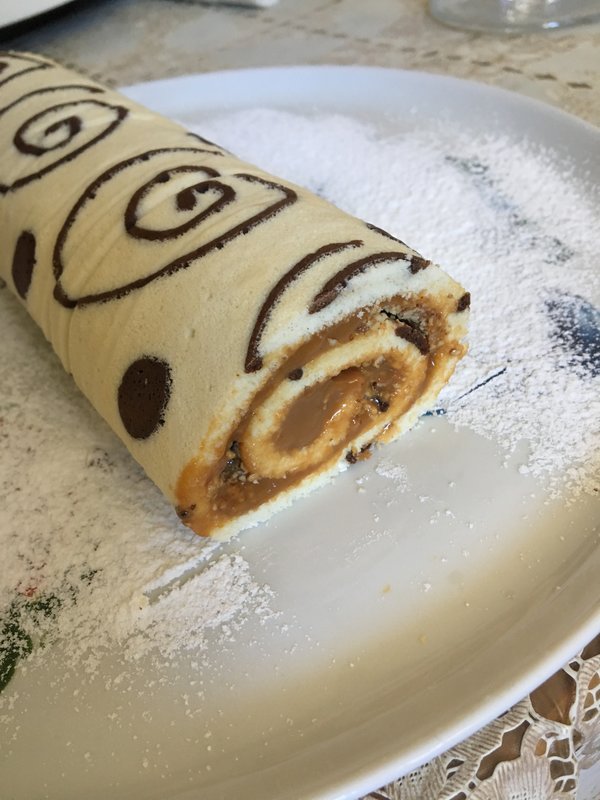 Рулет со сгущенкой